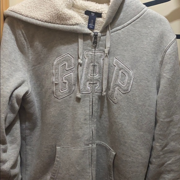 grey gap sweatshirt